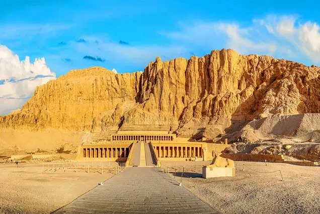 Премиальный индивидуальный тур из Марса-Алама в Каир и Луксор на самолёте