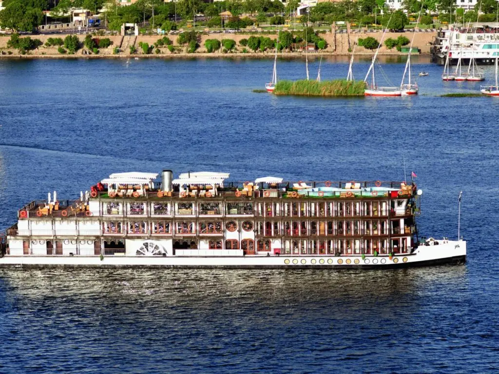 Mövenpick SS Misr — круиз по Нилу на 4 дня : Асуан–Луксор